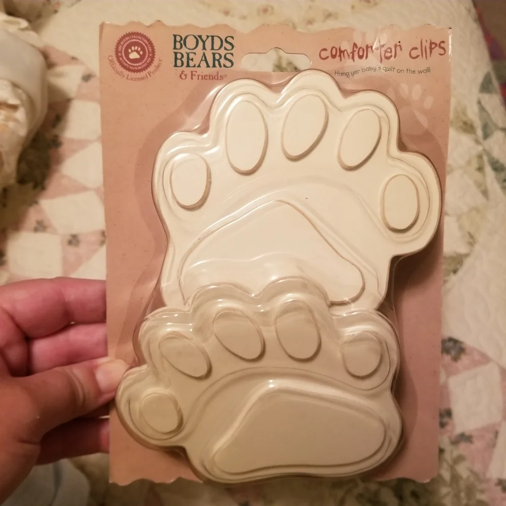 🐻🐾 NEW Boyd's Bears Comforter Clips